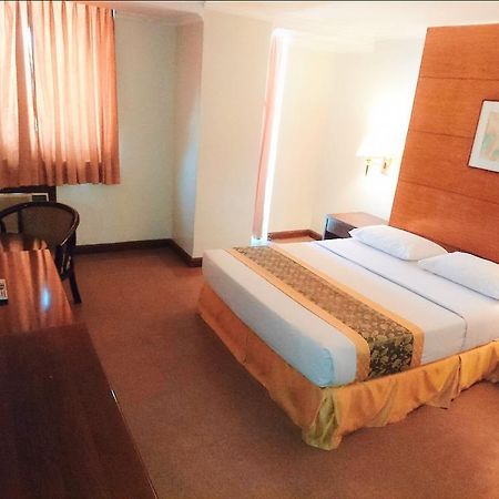 Iloilo Business Hotel Dış mekan fotoğraf