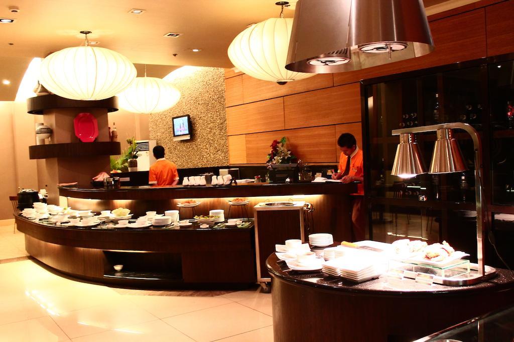 Iloilo Business Hotel Dış mekan fotoğraf