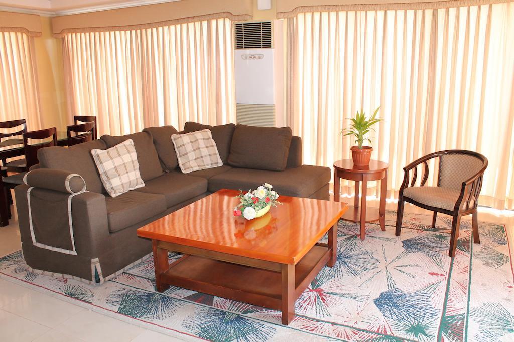 Iloilo Business Hotel Dış mekan fotoğraf