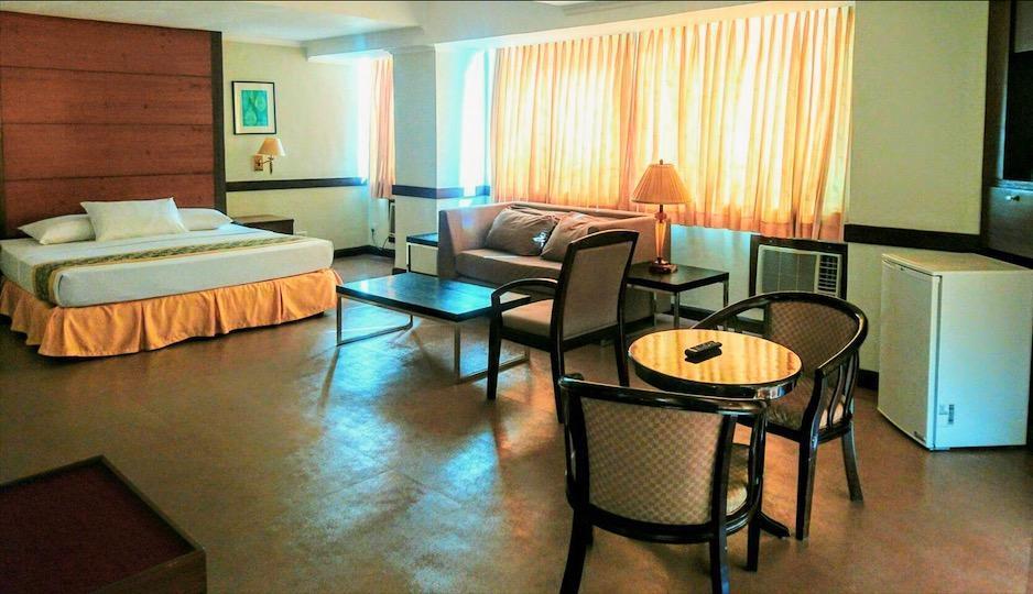 Iloilo Business Hotel Dış mekan fotoğraf