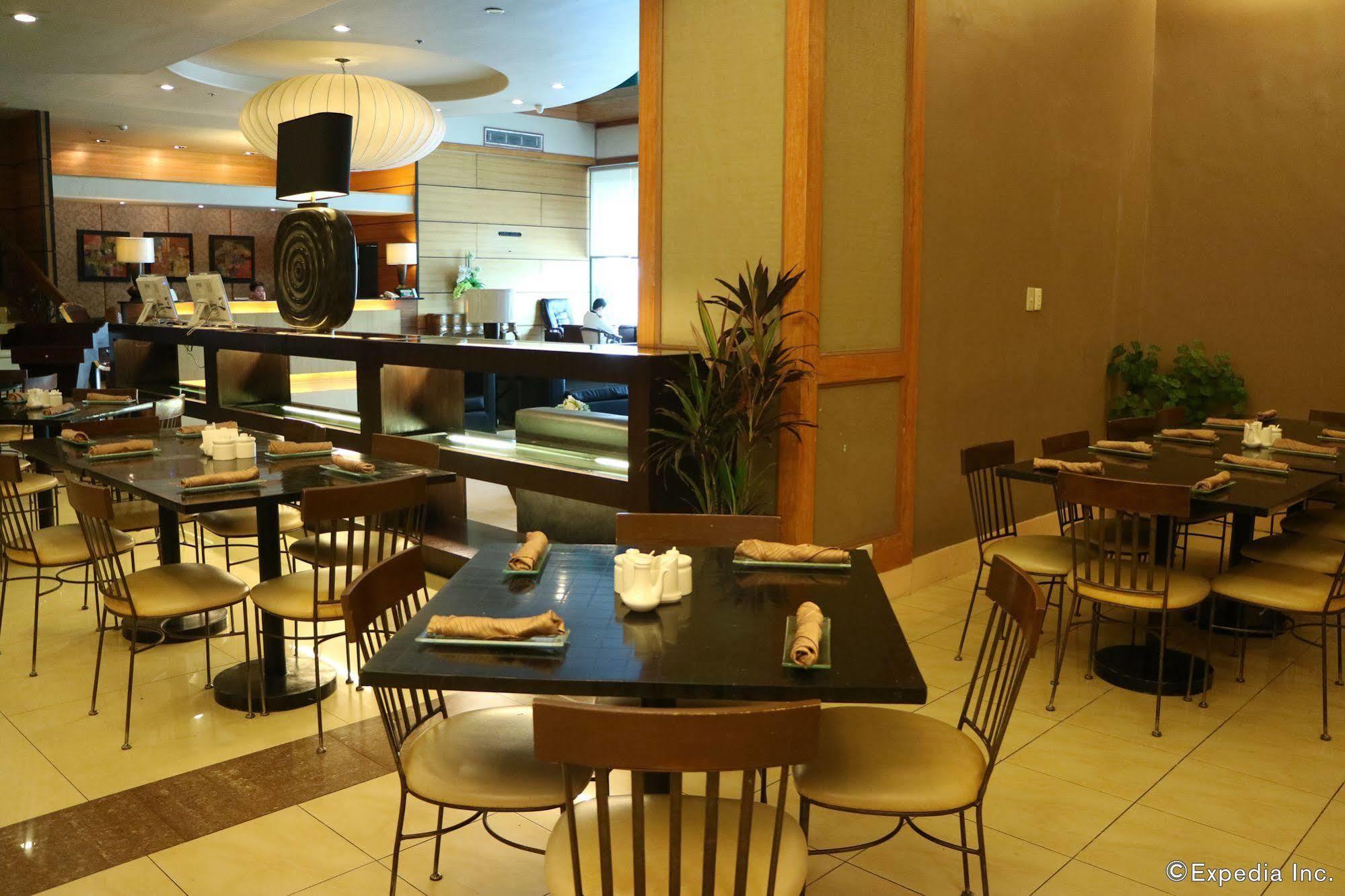 Iloilo Business Hotel Dış mekan fotoğraf