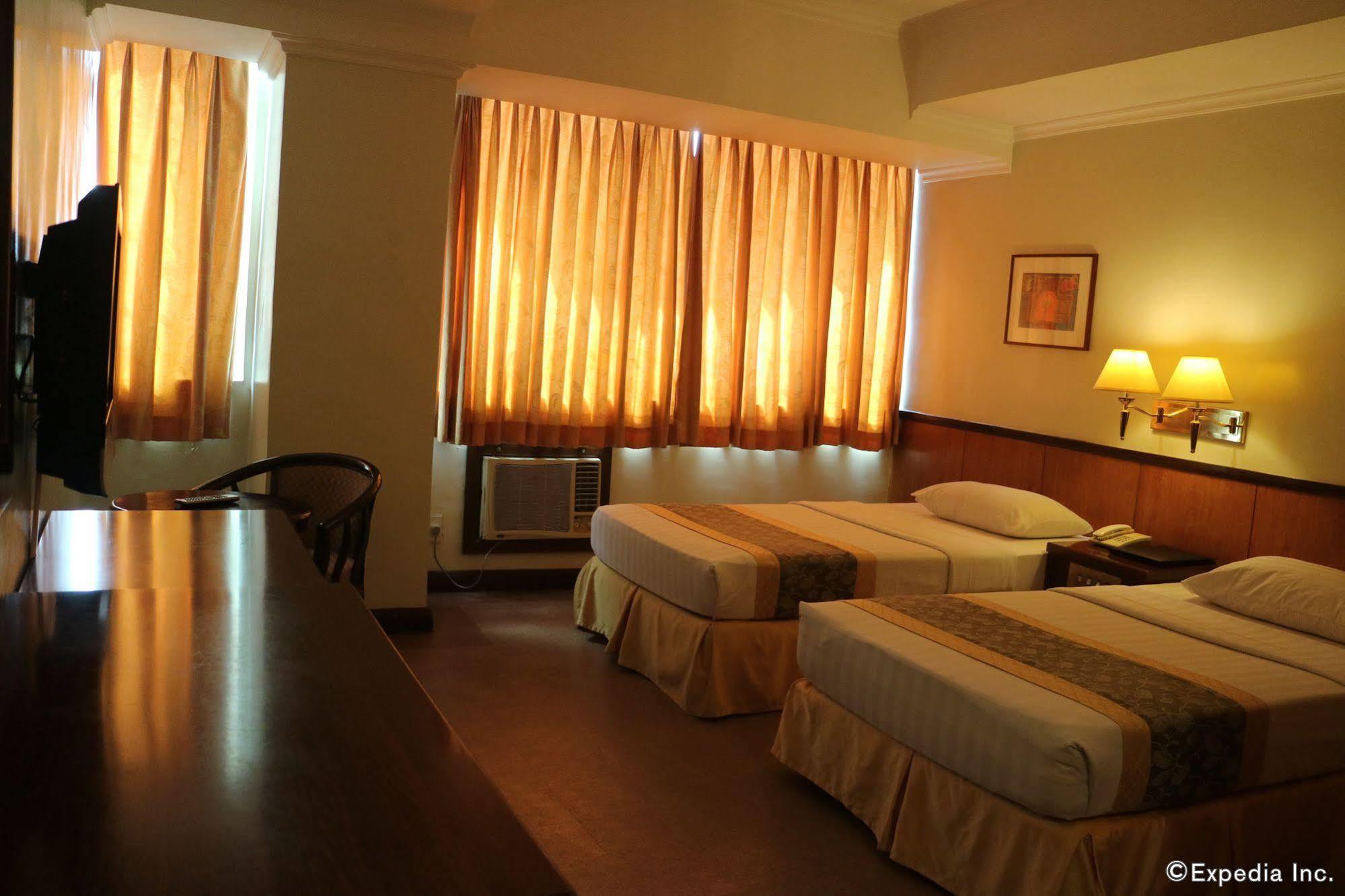 Iloilo Business Hotel Dış mekan fotoğraf