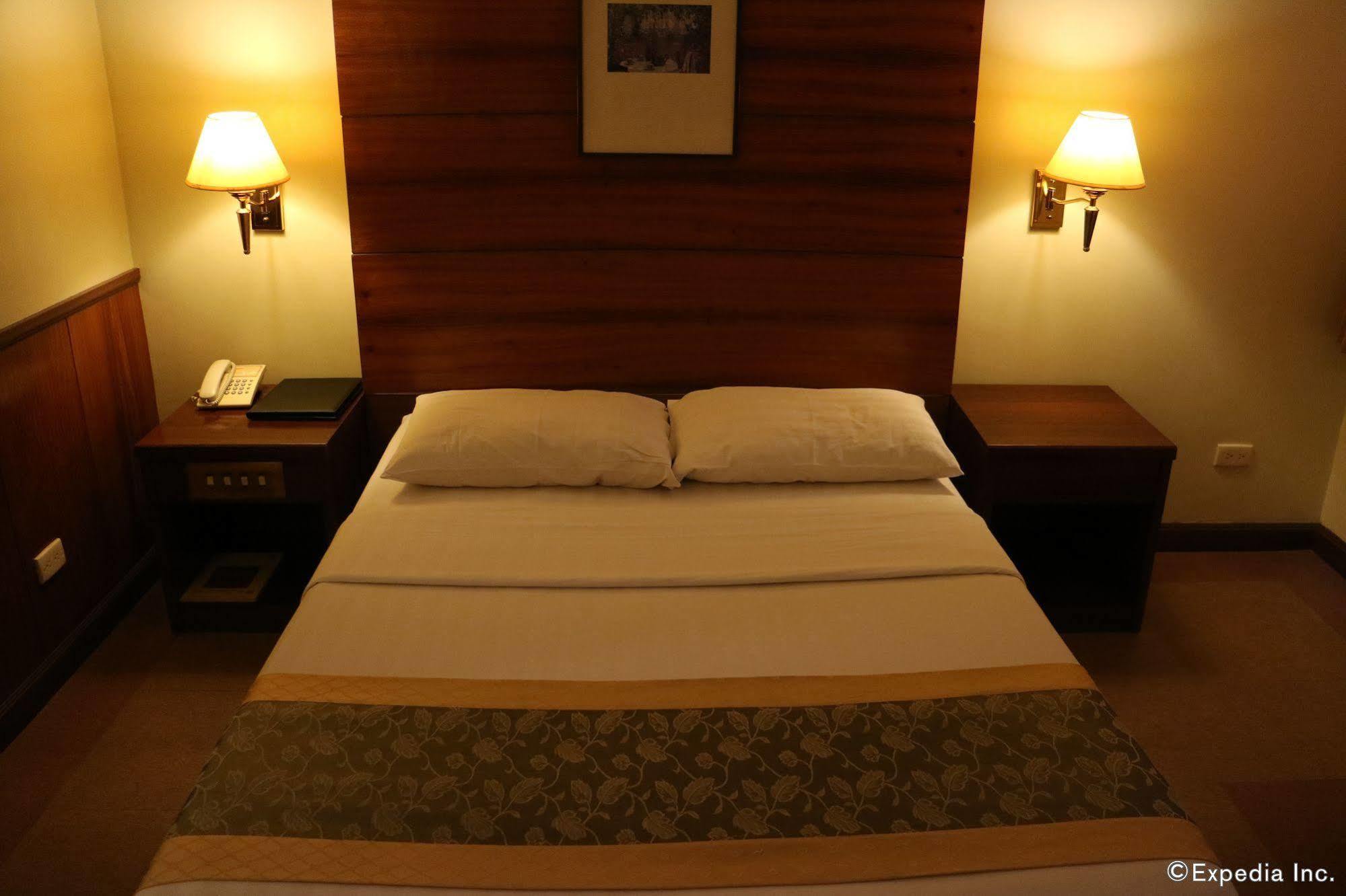 Iloilo Business Hotel Dış mekan fotoğraf