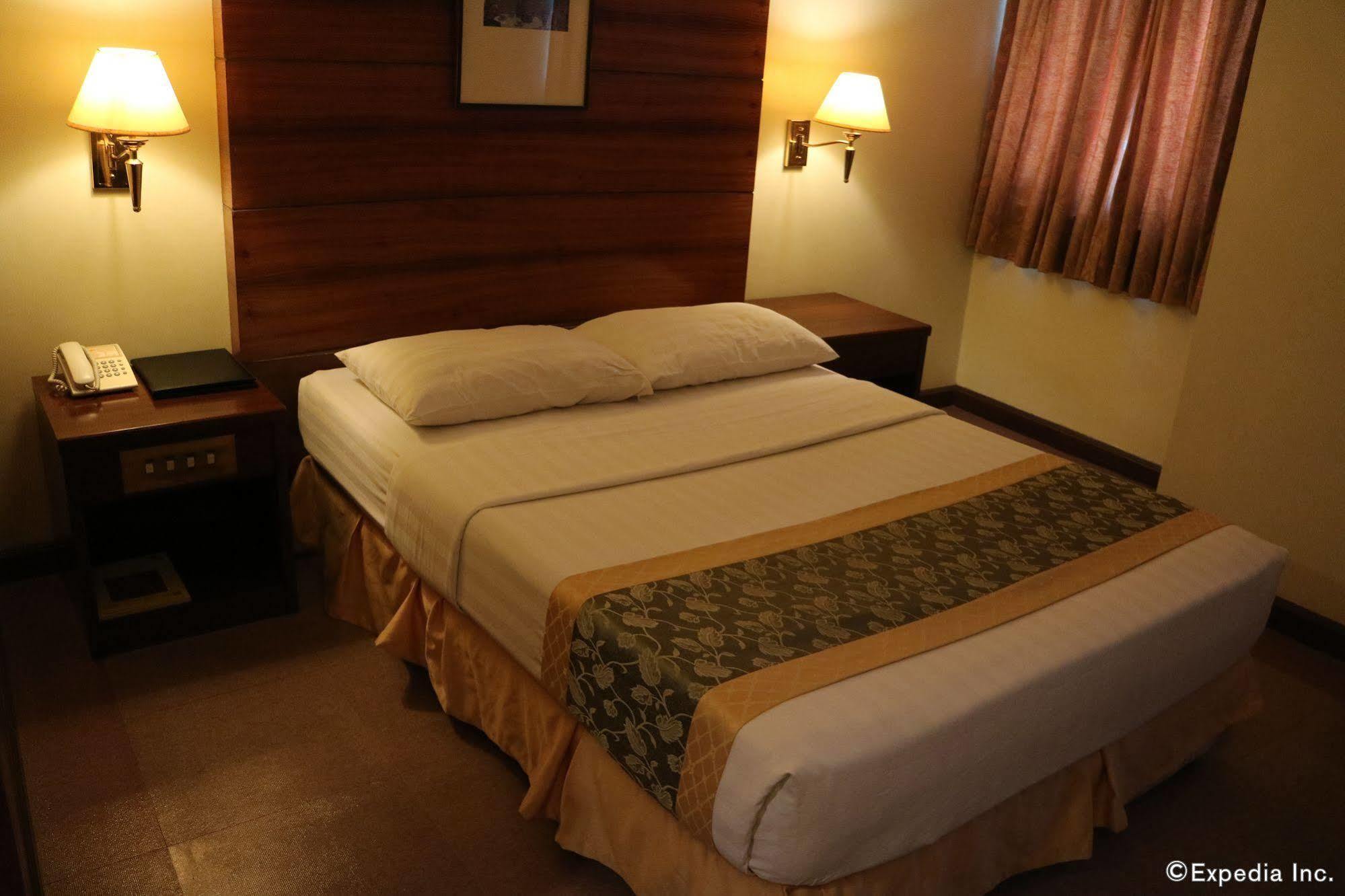 Iloilo Business Hotel Dış mekan fotoğraf